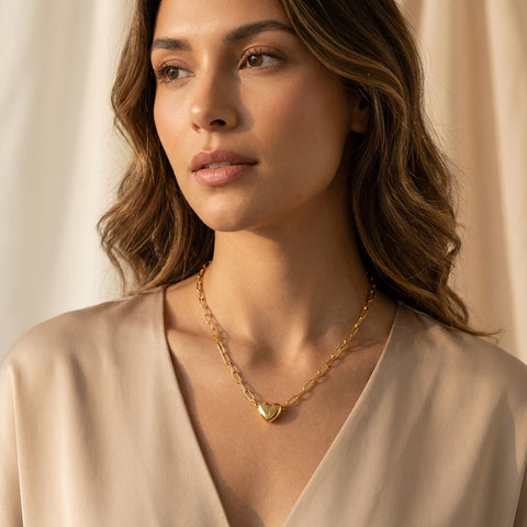 Collar ImanLove usado por celebridades - Corazón Magnético – 2